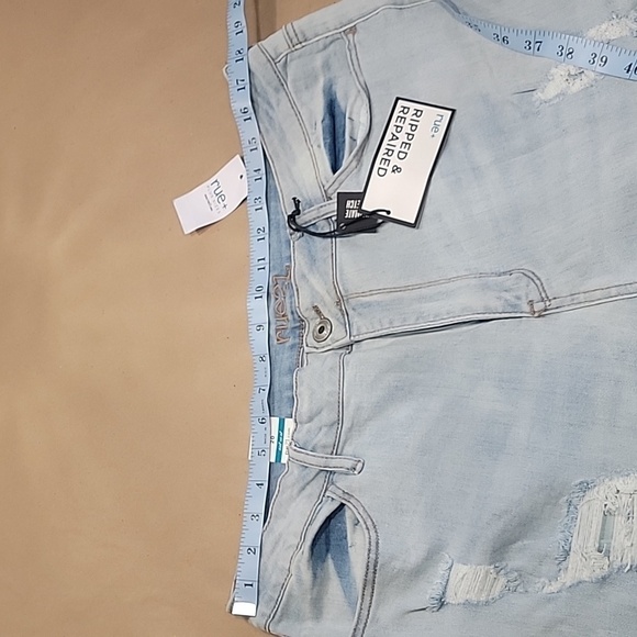 Rue21+ Size 20 High Rise Ankle Jeggings, Light Wash, Distressed, NEW with Tag - Picture 3 of 13